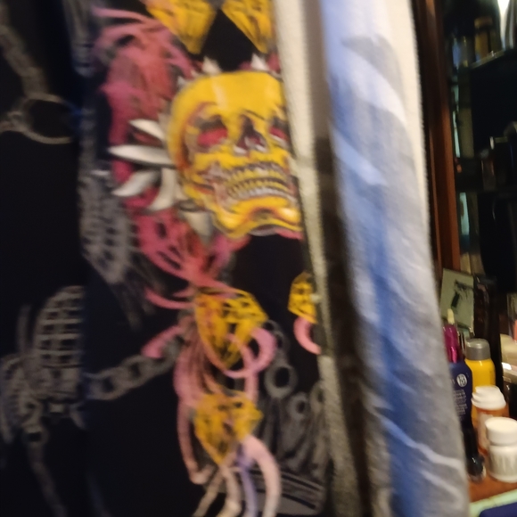 Ed Hardy gorgeous and very unique rhinestone king skull and chain shirt. XL - Picture 6 of 8